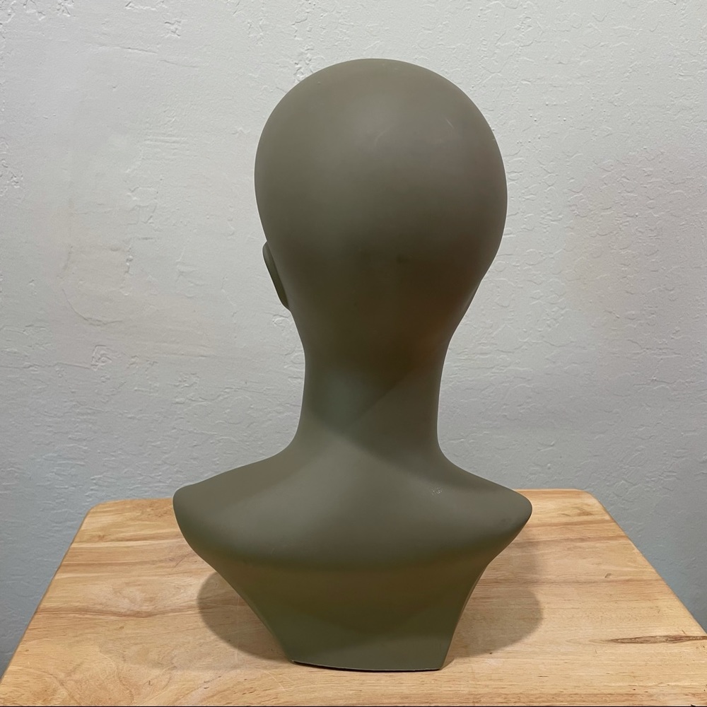 [1] Mannequin Head Plastic Display for Wigs Hats Sunglasses Jewelry - Picture 3 of 6